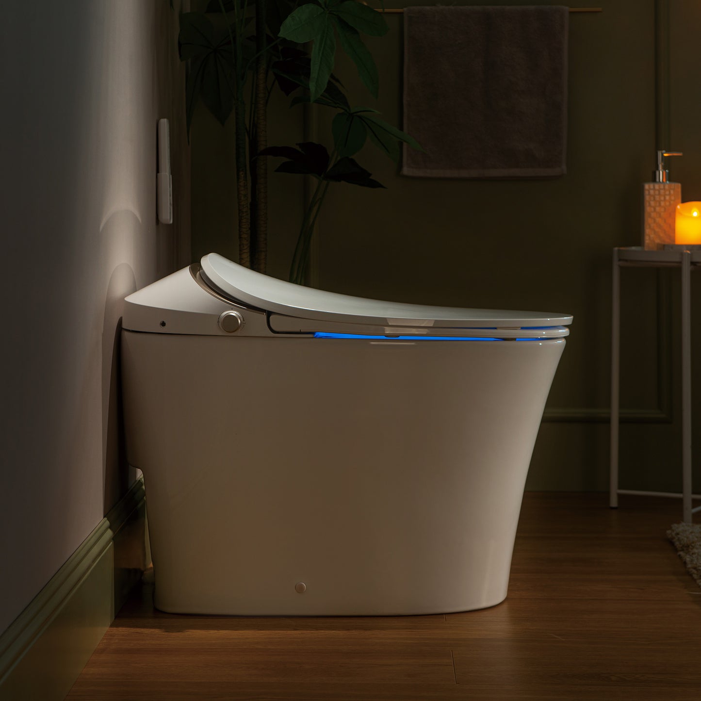 WOODBRIDGE LT610 | Smart Bidet Toilet | Hands-Free Auto Open/Close, Auto Flush & Heated Seat | Night Light