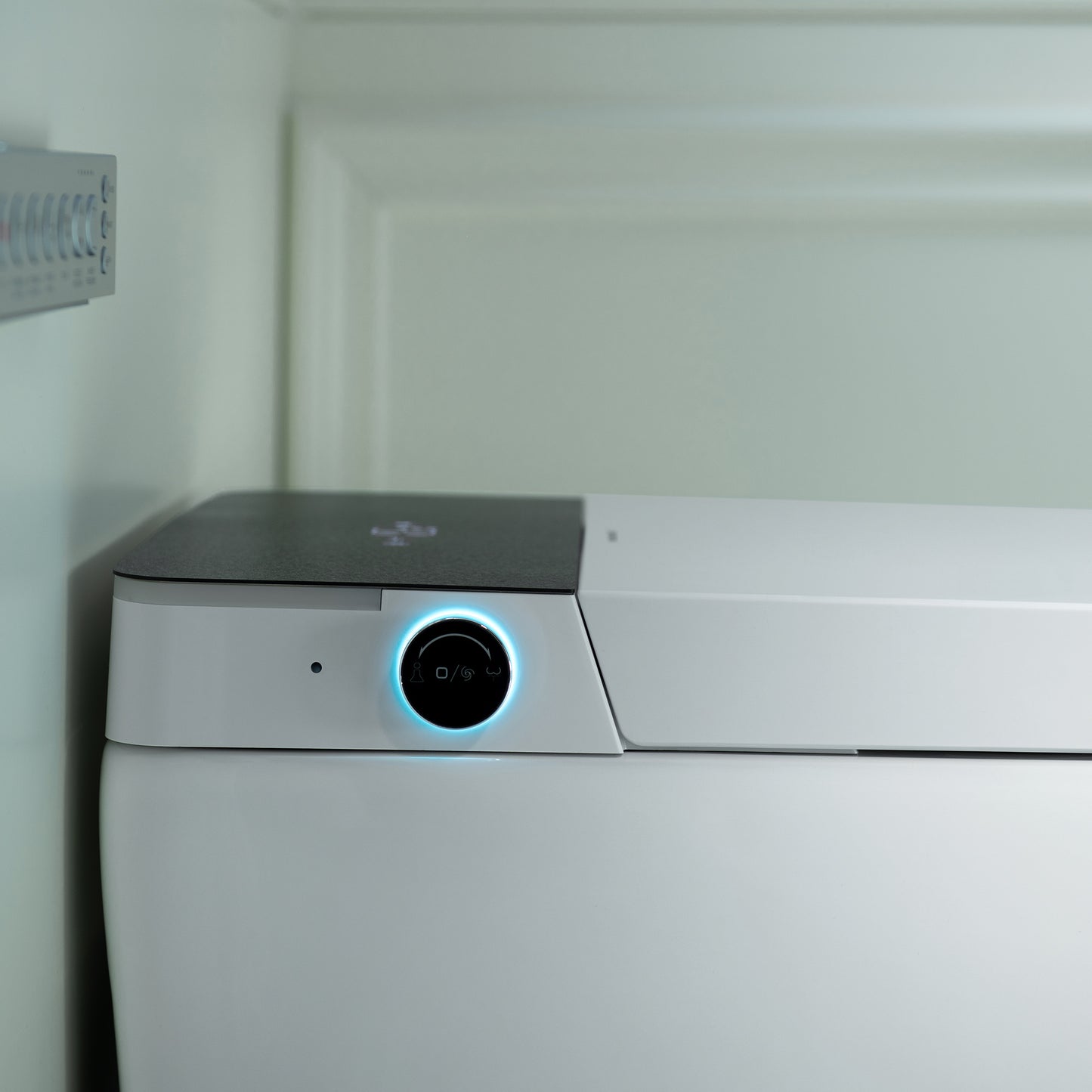 WOODBRIDGE EBT-WH01-2.0 | Square Smart Bidet Toilet | with Auto Flush, Heated Seat & Warm Water